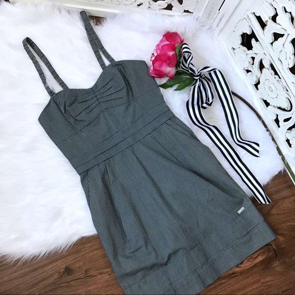 Aritzia Dresses & Skirts - Aritzia Wilfred Striped Bustier Dress